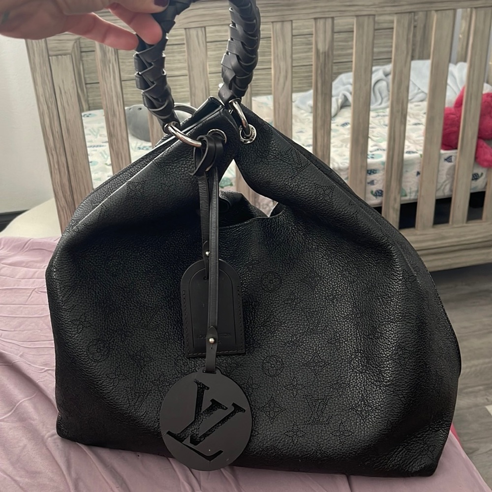 Louis Vuitton Carmel Mahina Noir